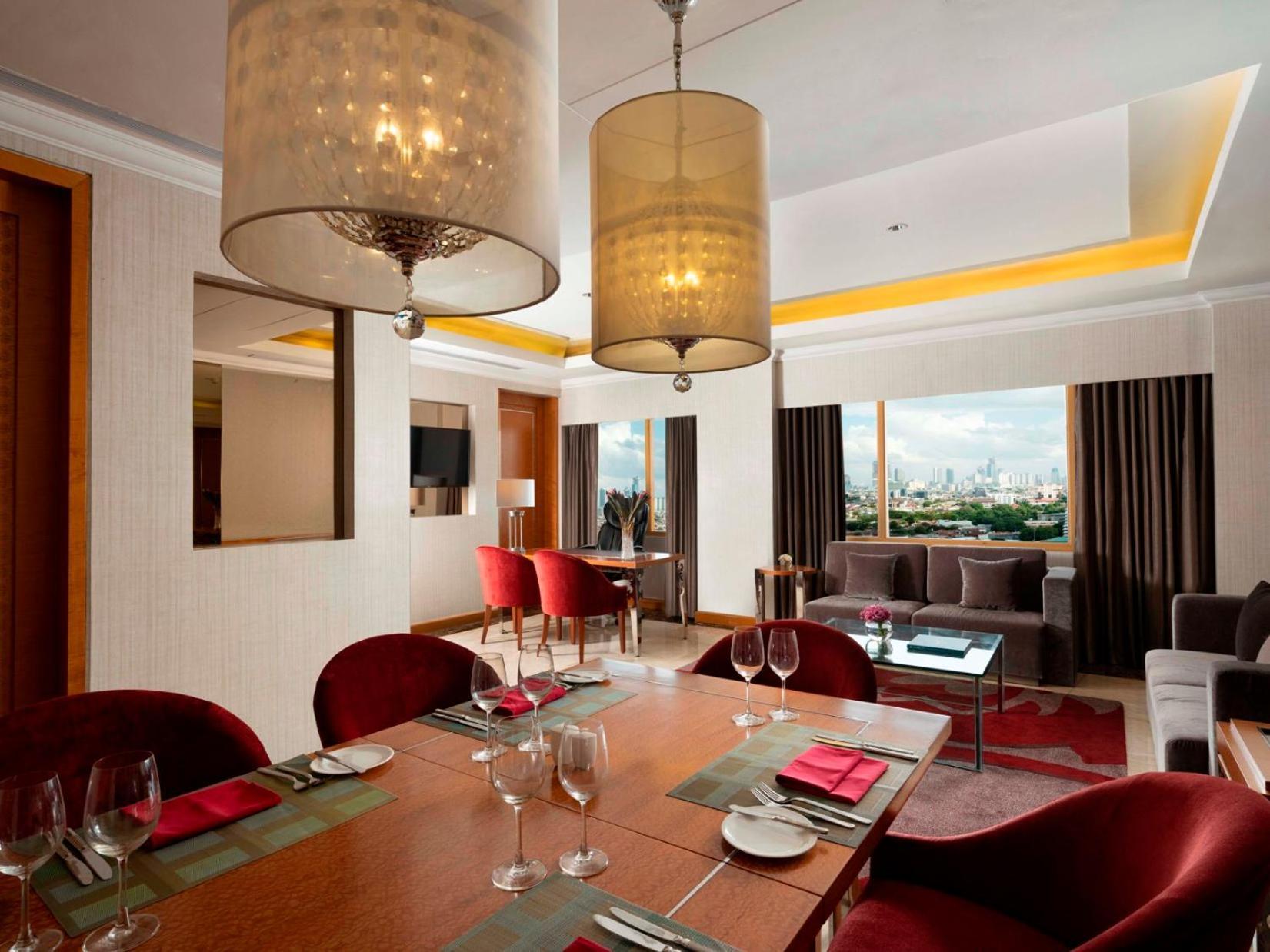 Hotel Ciputra Jakarta Managed By Swiss-Belhotel International Dış mekan fotoğraf
