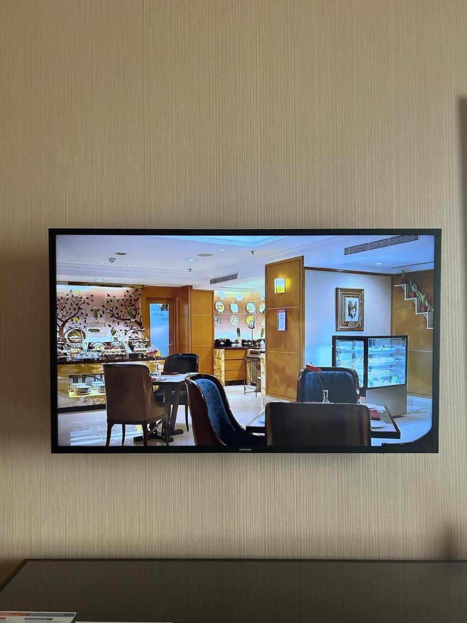 Hotel Ciputra Jakarta Managed By Swiss-Belhotel International Dış mekan fotoğraf